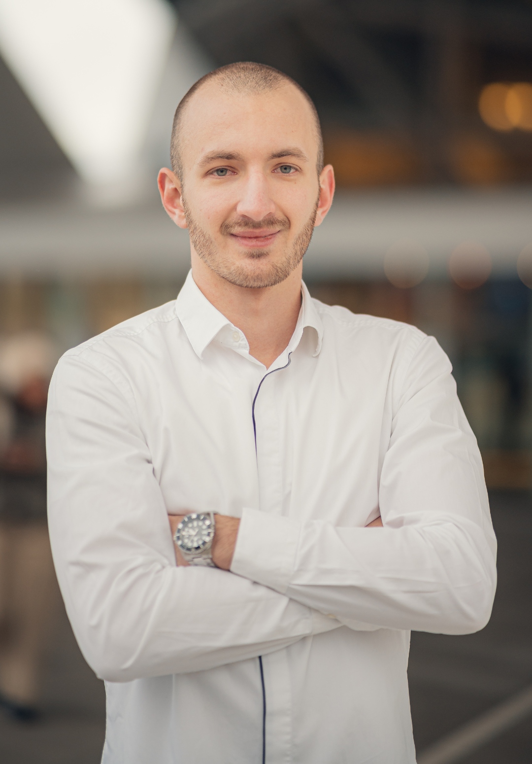 Portr&auml;t von Leon H&uuml;ttl, Gesch&auml;ftsf&uuml;hrer der Marketing-Brand&reg; Agentur f&uuml;r Webdesign und Online-Marketing